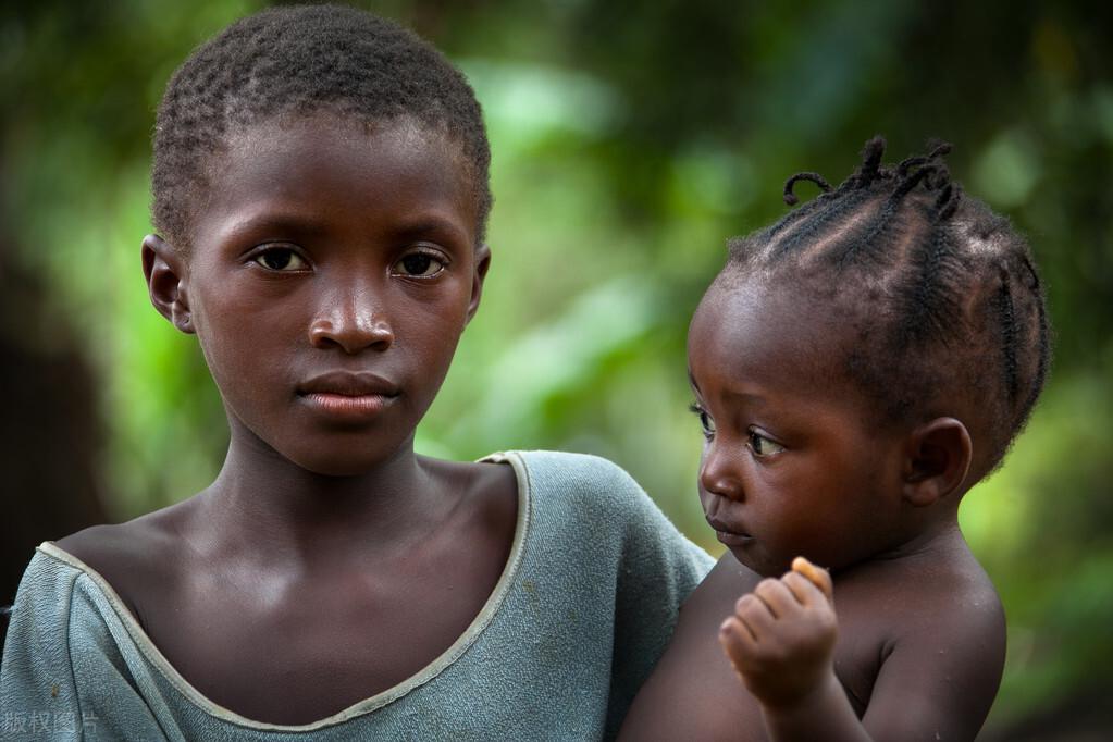 船到丹麦船员体会当地人的生活,去塞拉利昂