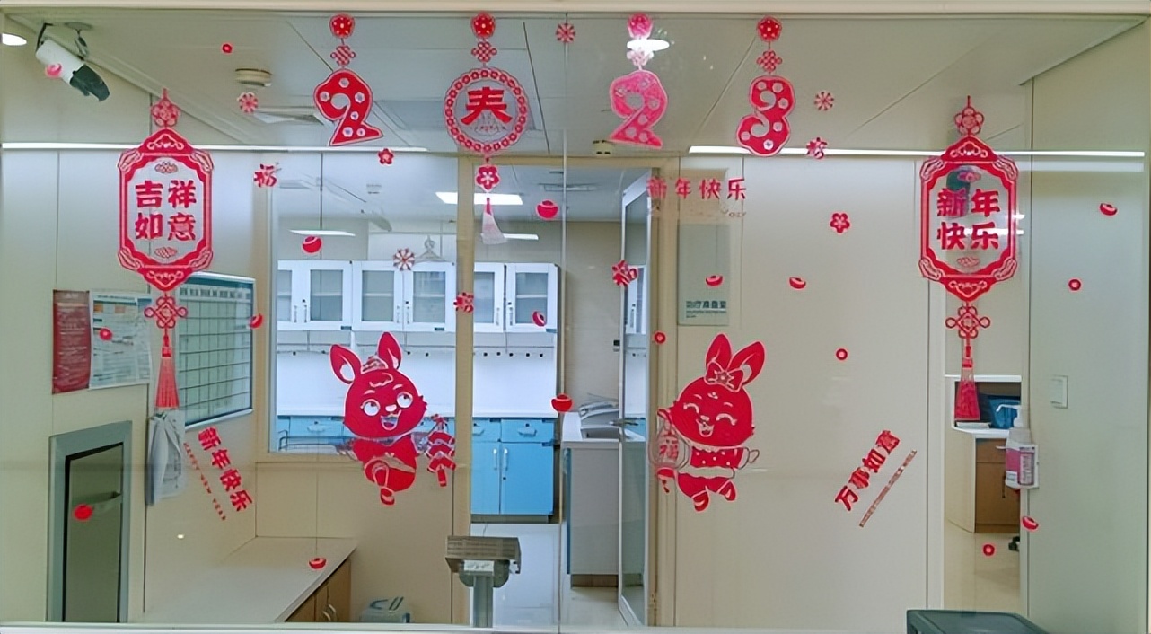 坚守岗位别样新年,坚守在工作岗位的年味