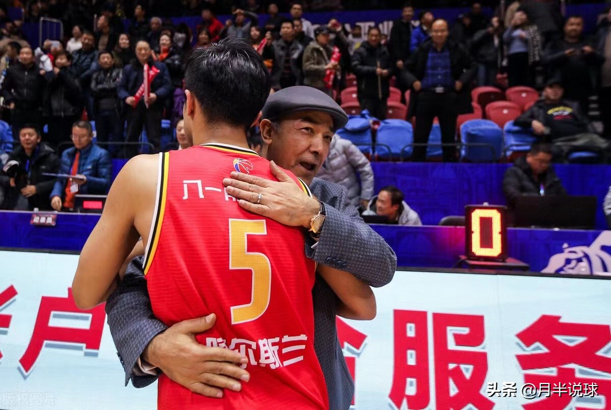 巩晓彬二儿子打球视频,男篮十大球星之巩晓彬