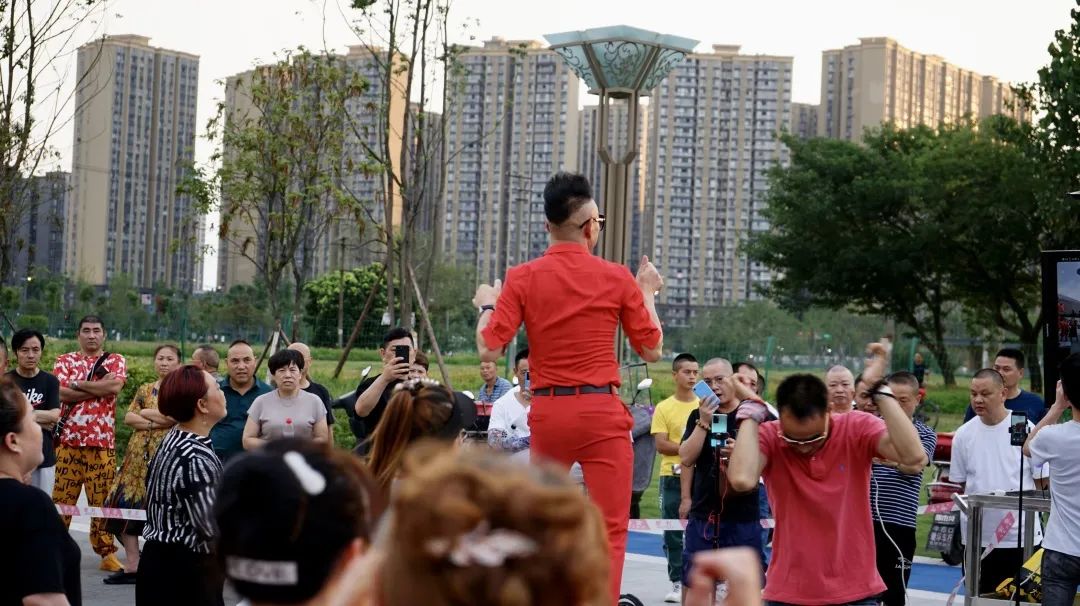 凤凰山，宇宙级草根网红孵化中心