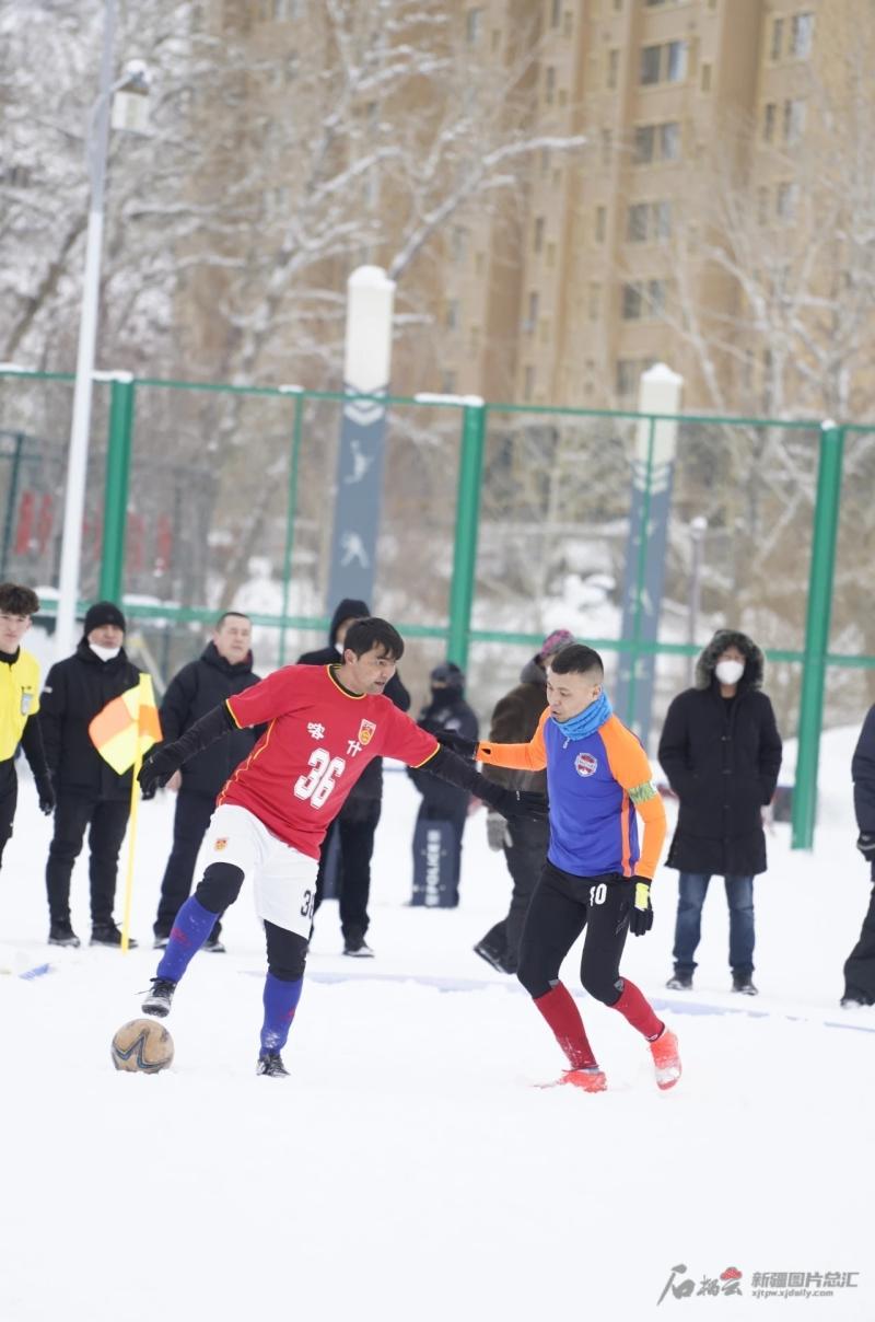 中国足球小将给董路鞠躬,足球小将致敬