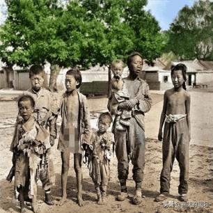 日军兽行照片：当着父亲的面玷污他女儿，临走还残忍割下妻子乳房