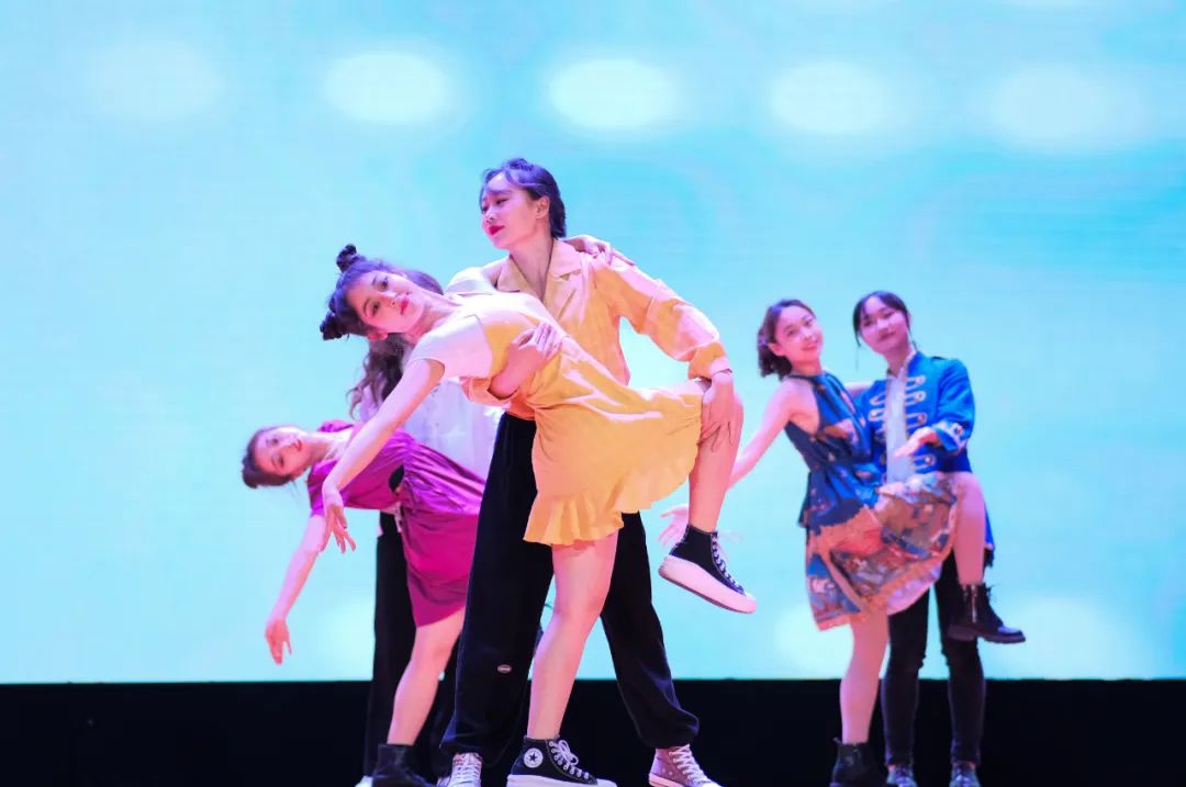 浠婂鑸炲姩,浠婂鑸炶捣鏉ュ箍鍦鸿垶