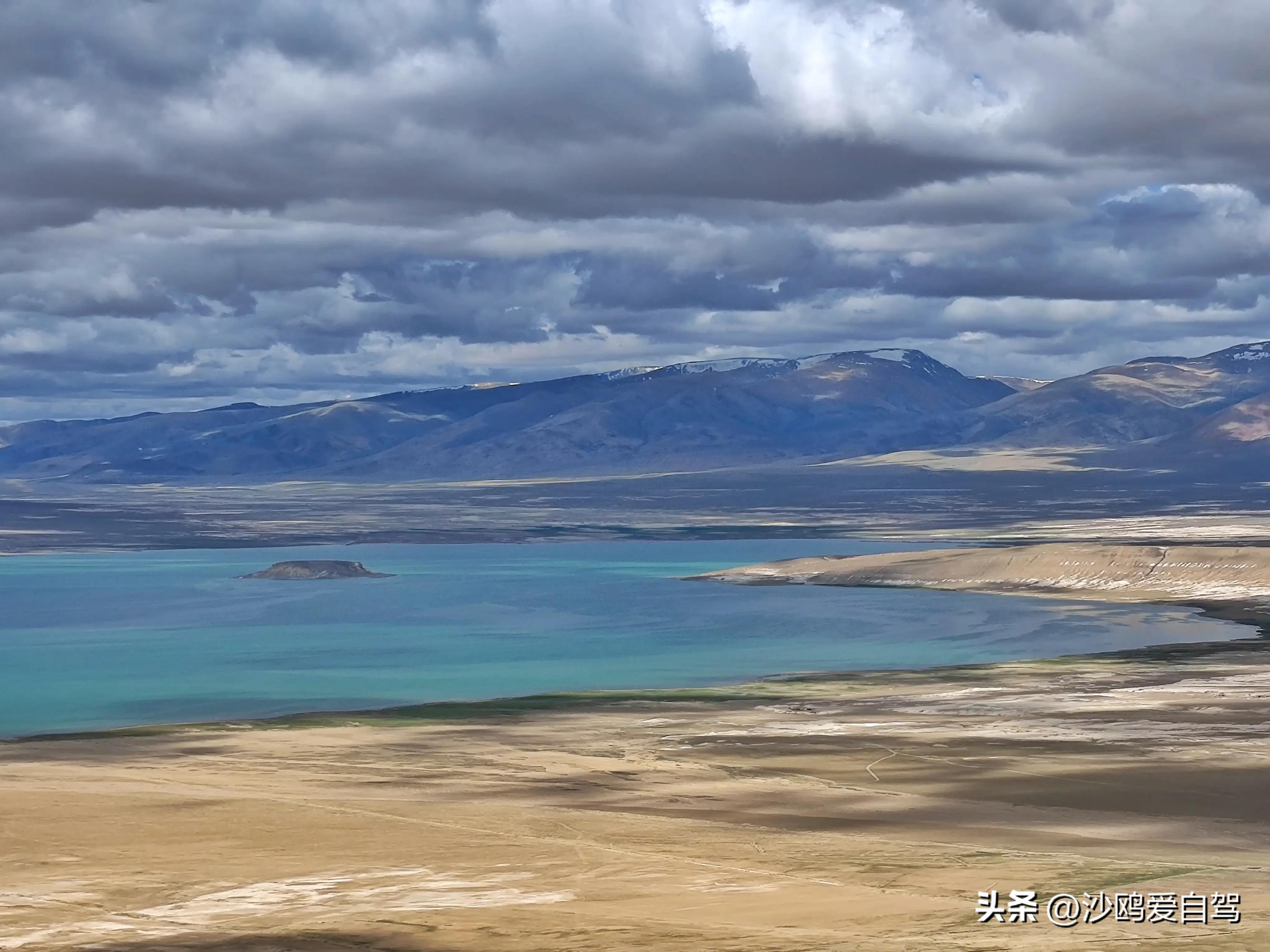 自驾四进*藏西***疆新**第12天:人在囧途:当惹雍措圣湖边陷车,轮胎鼓包