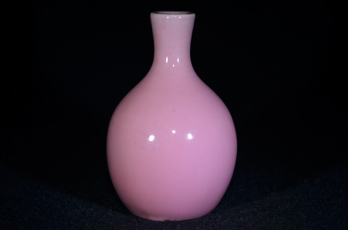 康熙时期红釉瓶图片,淡描青花瓷器鉴定