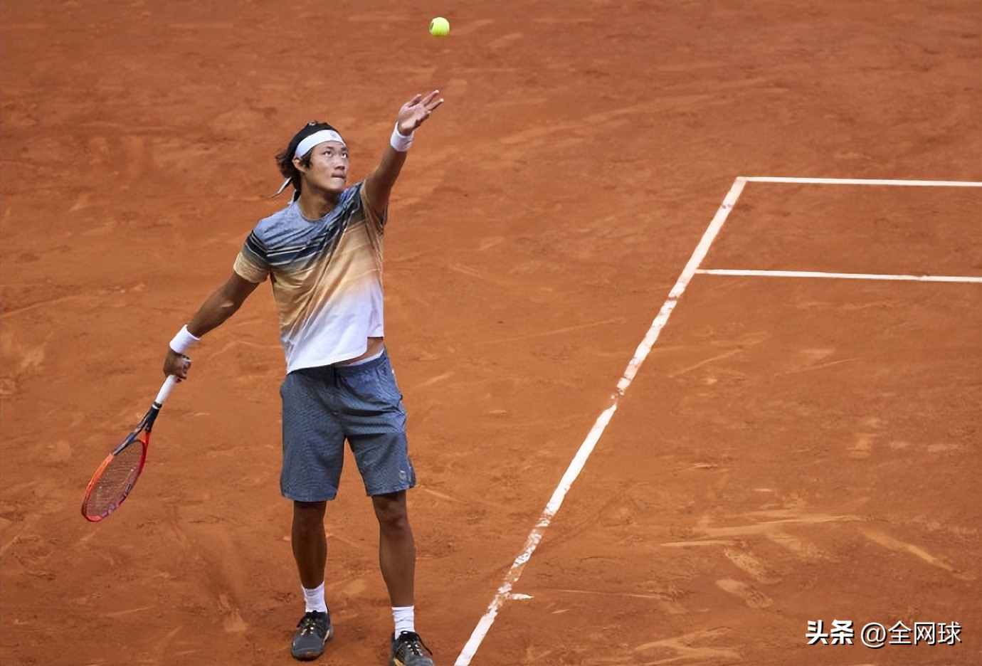 ATP马德里大师赛：张之臻逆转沙波瓦洛夫，首进大师赛32强