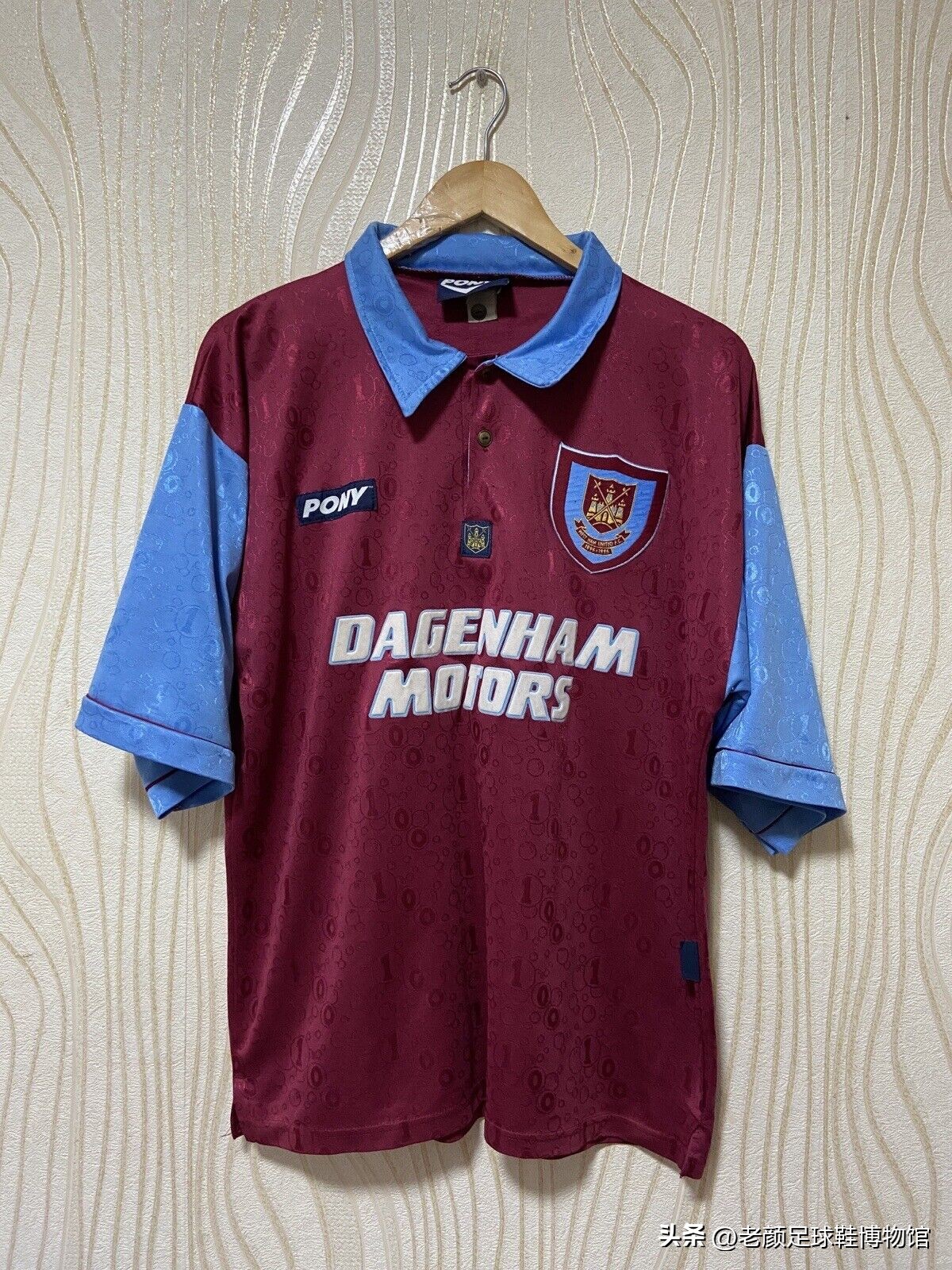 号称赞助过球王贝利拳王阿里的美国潮牌，靠曼联王朝92班昙花一现