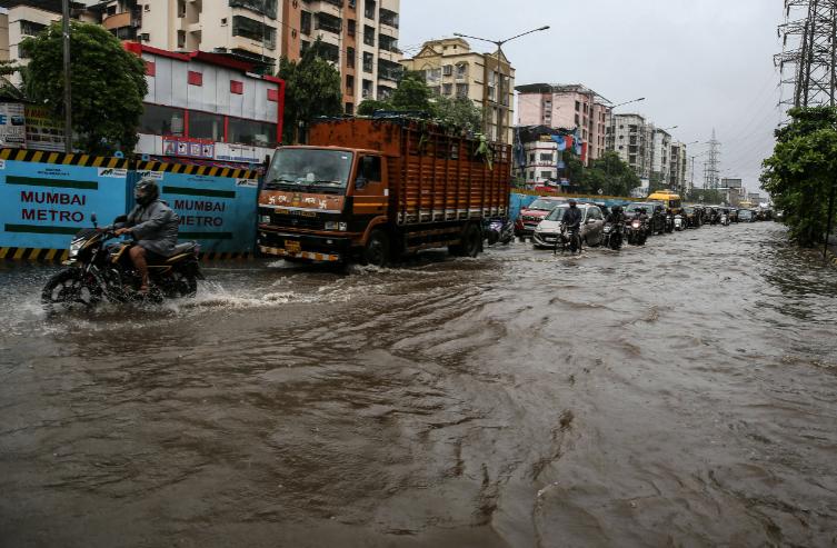 印度从中国抢走了苹果，越南出口超过深圳，中国制造处境危险了？