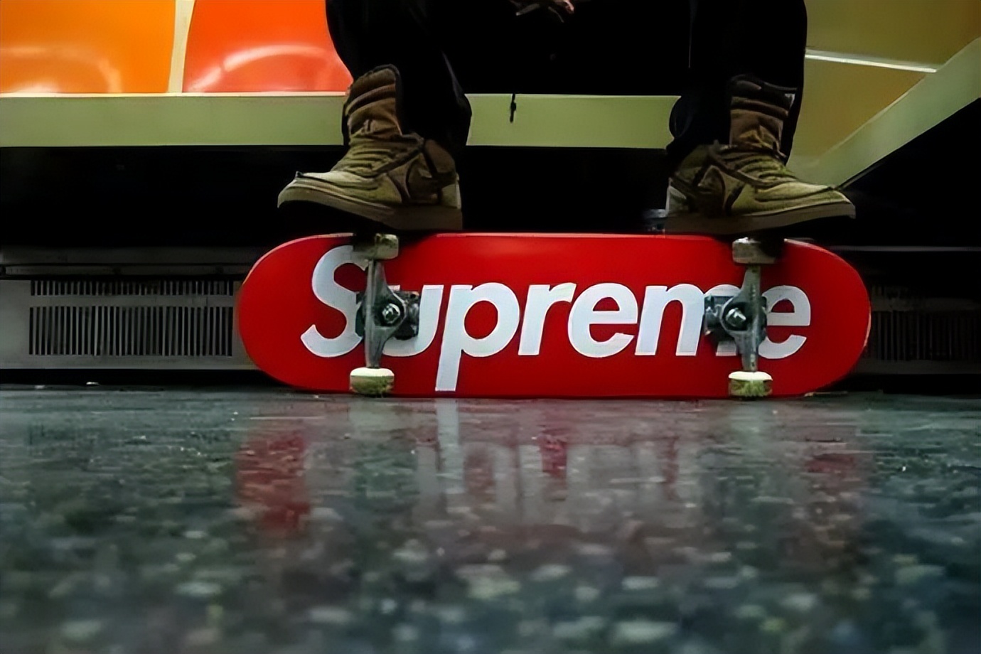 抄袭出名的潮牌,靠着抄袭走红的潮牌