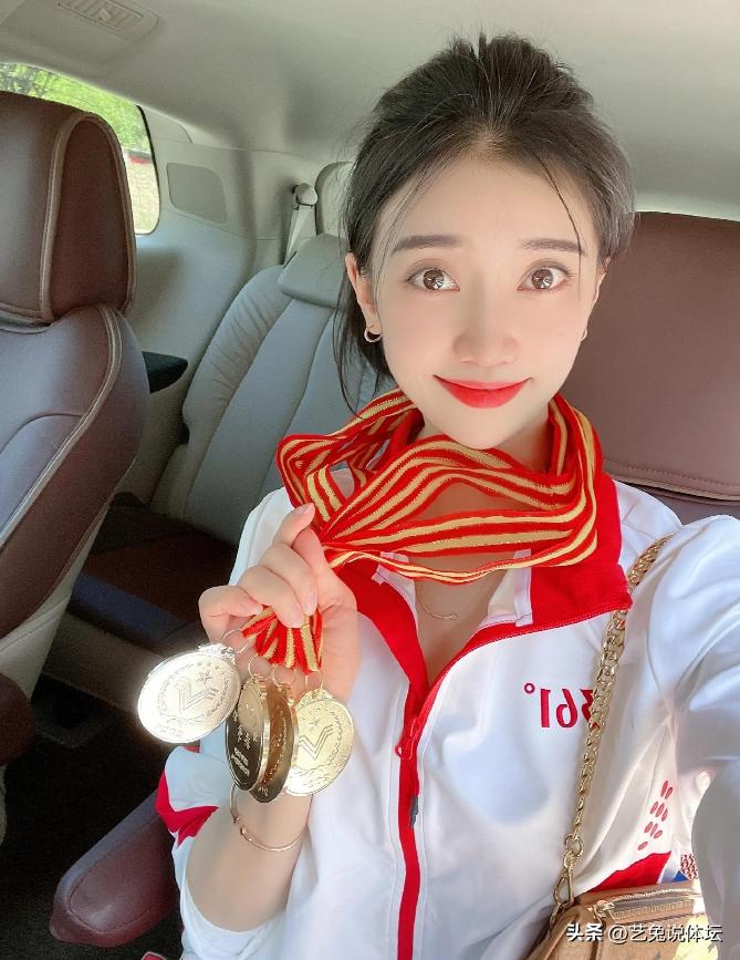 一字马被封号有哪些人,被封号的一字马女网红