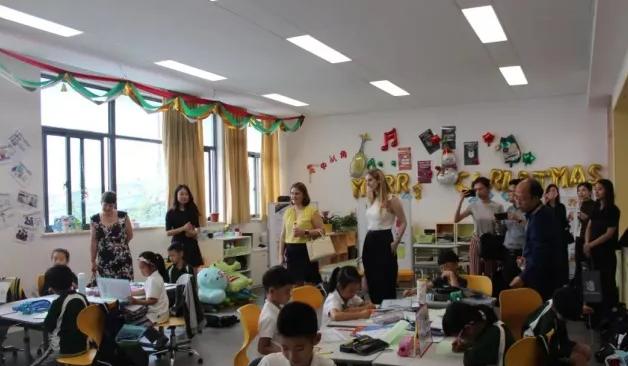 为什么英语老师比其他老师漂亮,为什么英语老师都很有钱