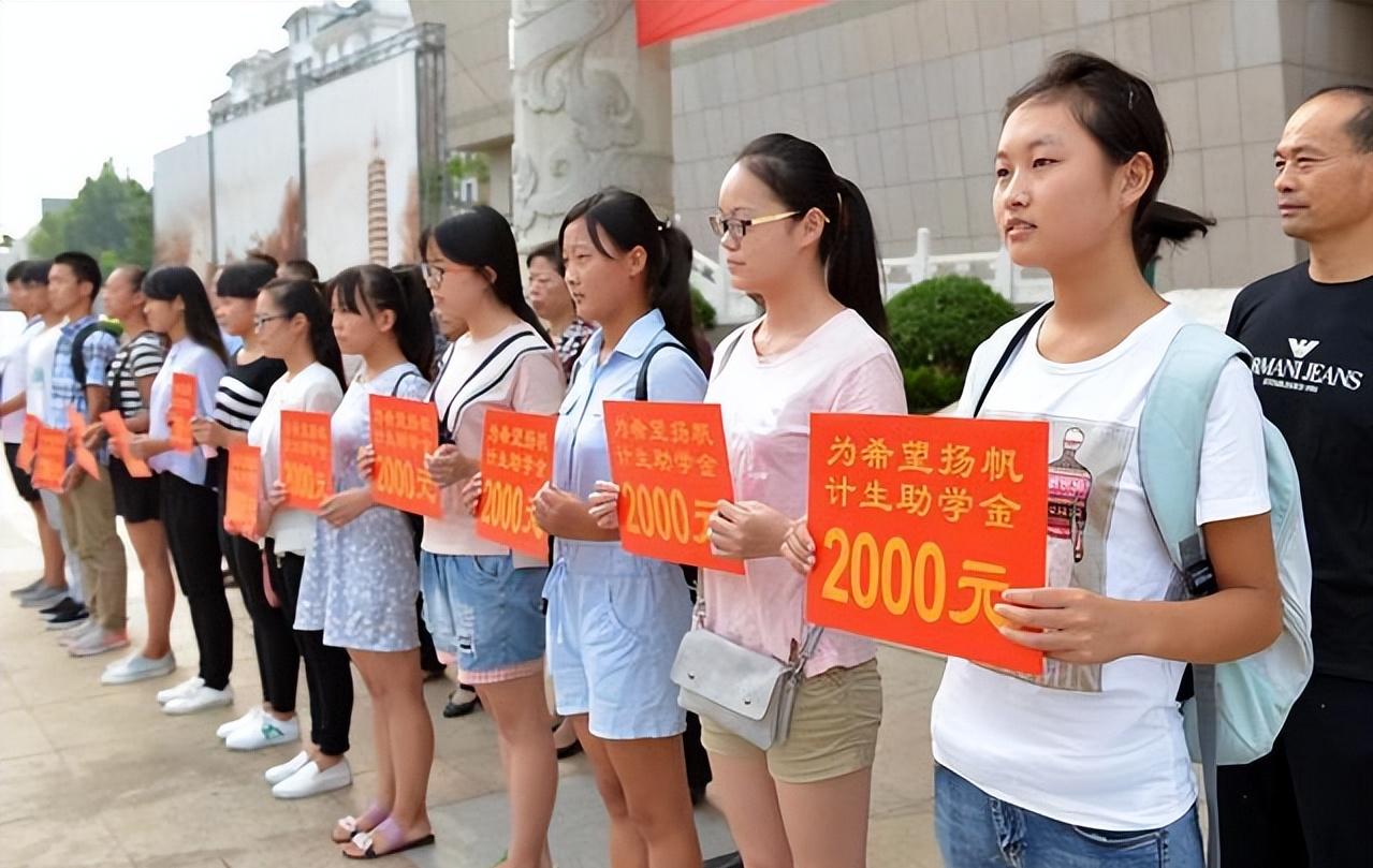 大学两年义务兵回来有什么好出路,两年义务兵退伍可以上大学吗