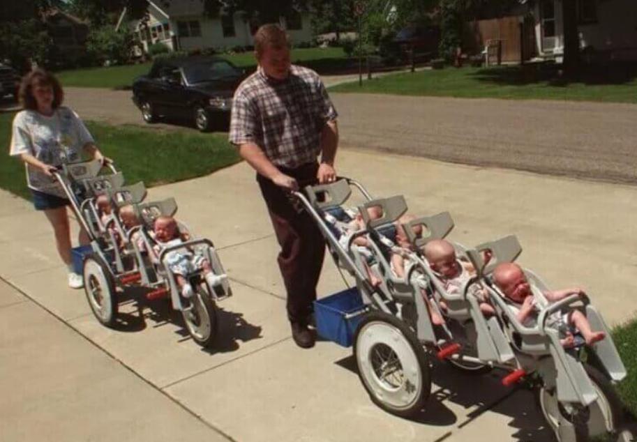 美国孕妇一口气生下20个女儿,美国孕妇生21个小孩