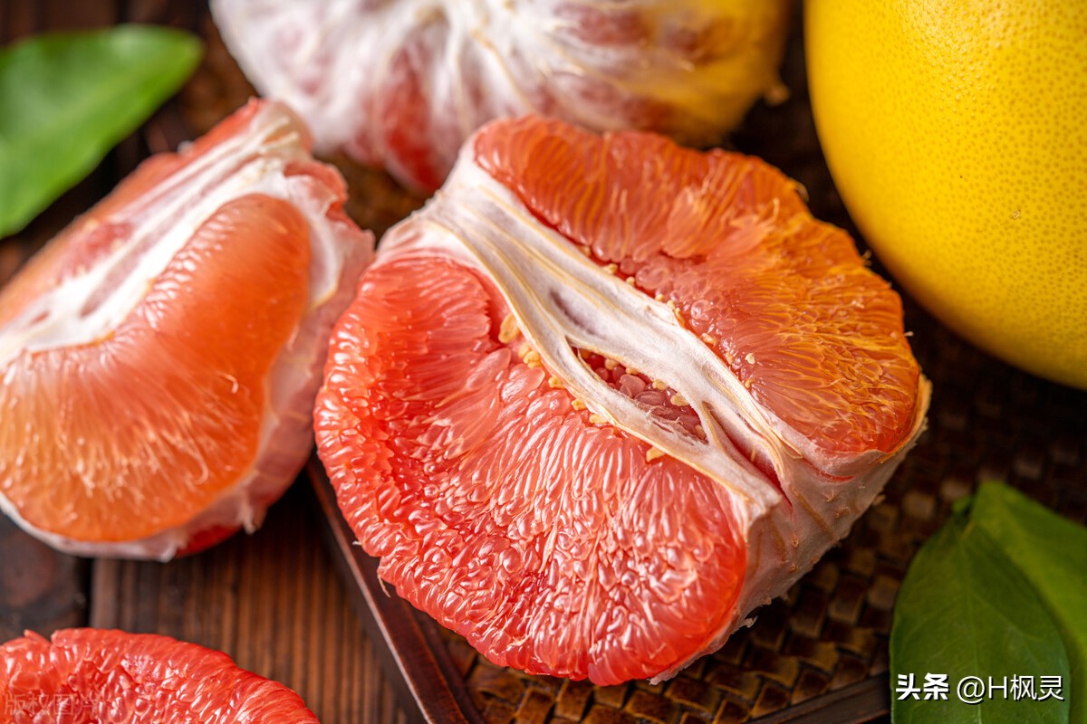 石榴是个多子多福的果实,石榴是个有名的菜