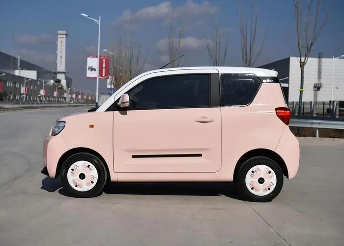 五菱爆火的小电动汽车,五菱纯电微型电动汽车