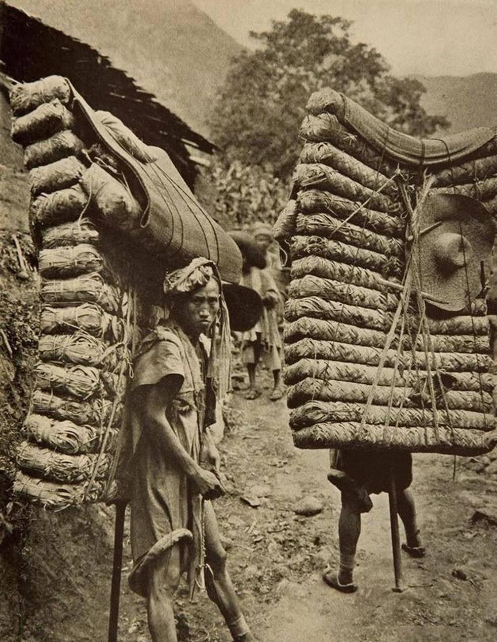 惊!日军日记曝光,*安妇慰**不顺从,日军竟用*刀刺**插入她的*体下**!