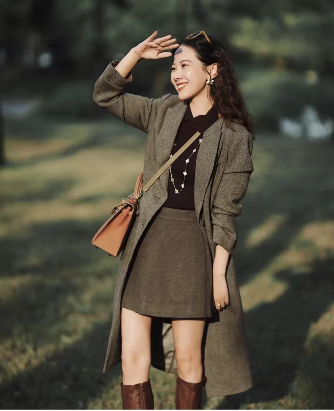 大衣搭长靴优雅阔太,大衣配长靴显矮