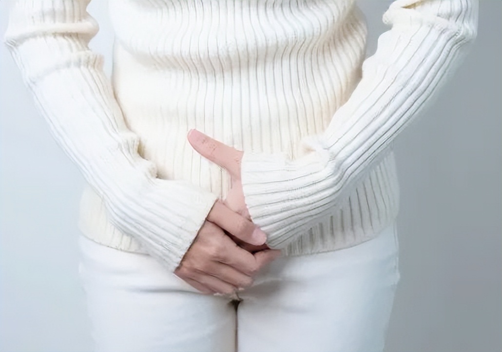 痒痒痒！苦不堪言三四年，没想到几片药就“搞定”！女性绝经后出现这些症状，可能是缺“她”