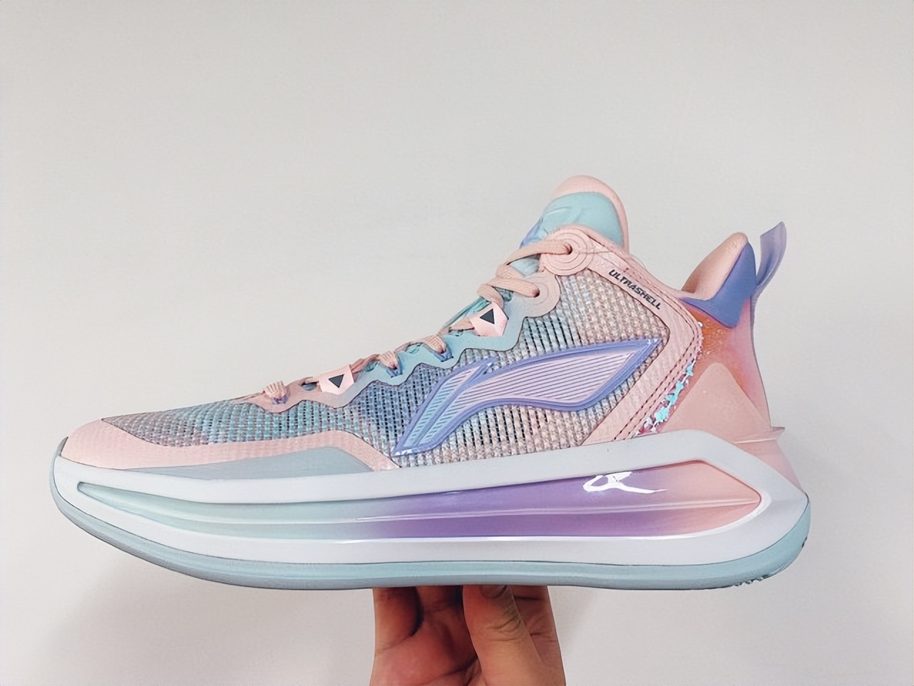 李宁和安踏球鞋,李宁安踏kt3