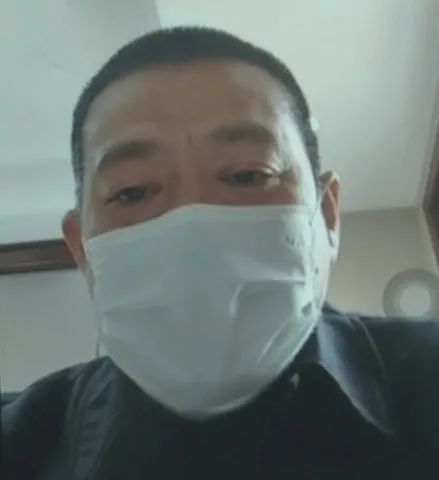 白绿蓝红黄,白绿黄红黑