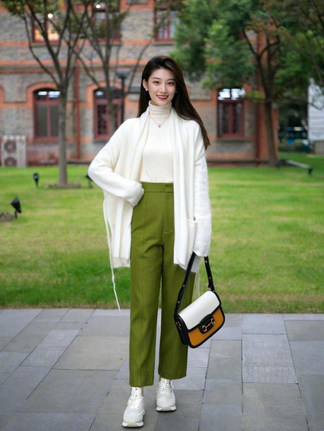 穿来穿去还是板鞋舒服,穿来穿去还是黑裤子最百搭