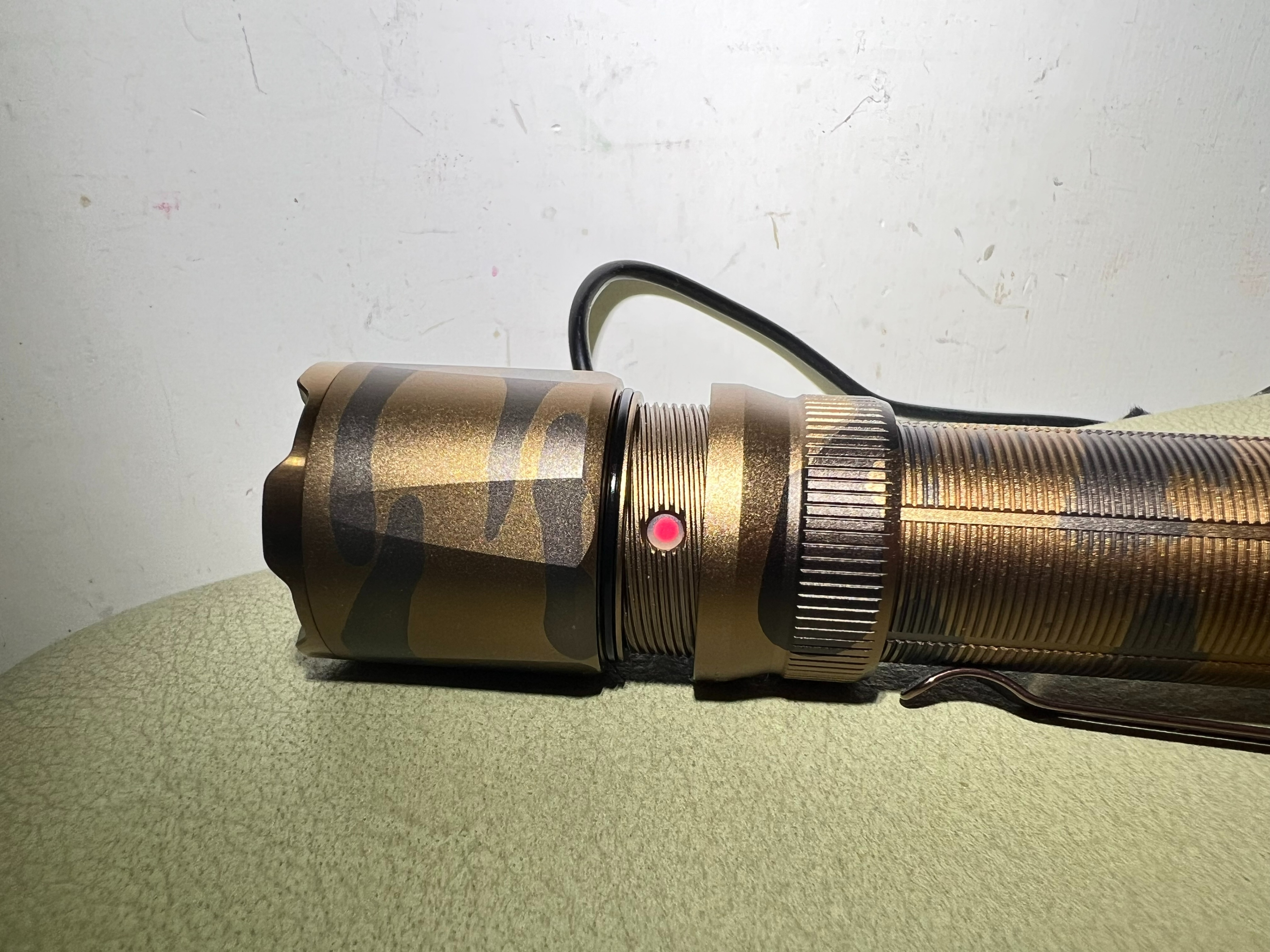 fenixtk22手电评测,fenixtk20uev2.0战术手电