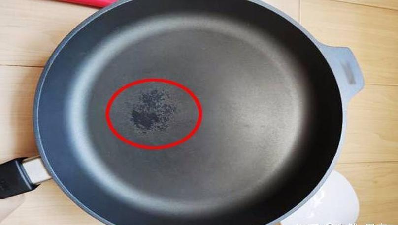 不粘锅会有铁锈致癌吗,不粘锅涂层划痕致癌吗