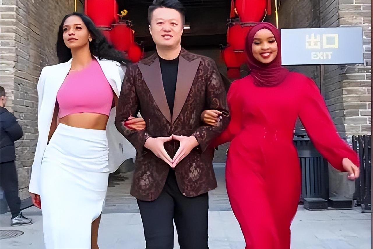 “非洲土皇帝”王垚，生活奢靡居然还被官媒表扬，背后果然不简单