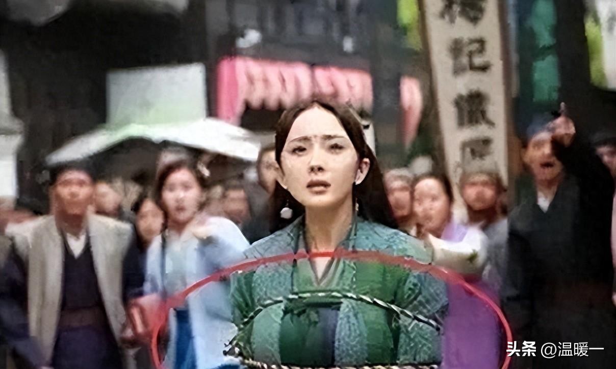 *绑捆**露大胸、台词胡来！这些“*辱侮**”观众的剧情，真把观众当呆子