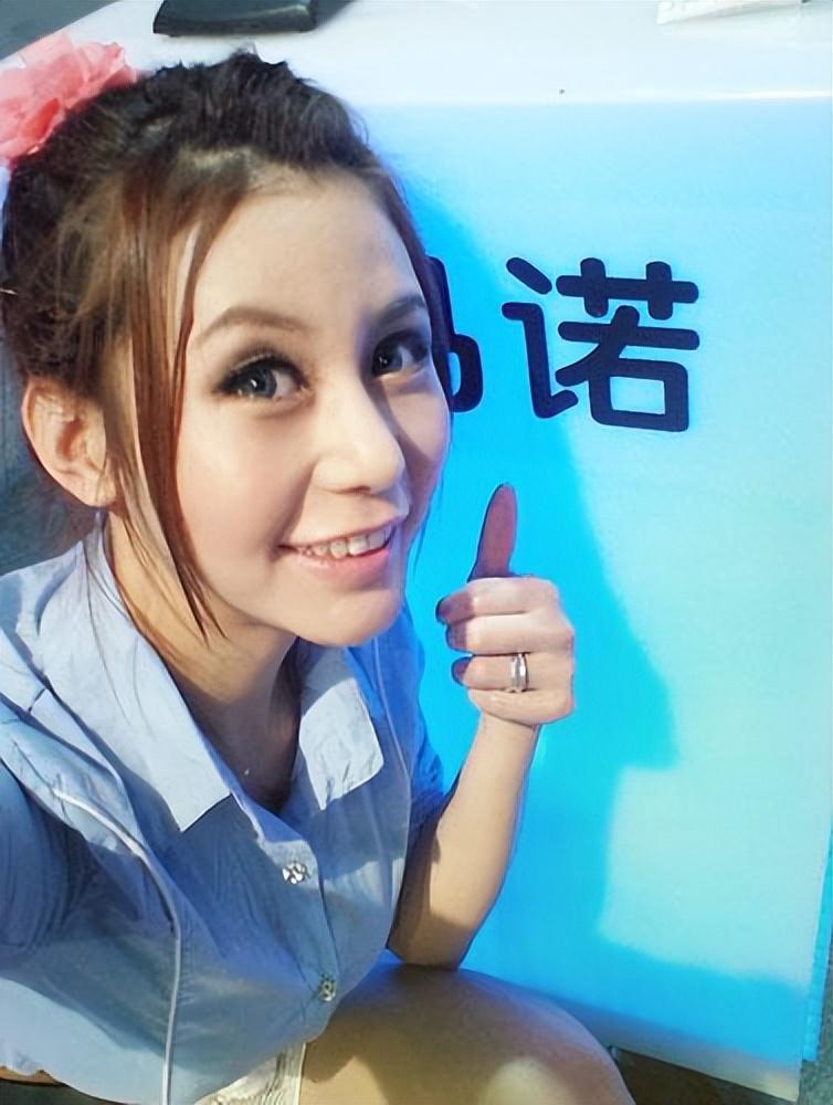 真实的马诺现状,宁坐宝马哭不坐自行车完整视频