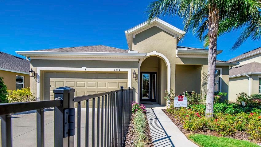 卖了郊区的房子到城里买车,卖了房子去小城市