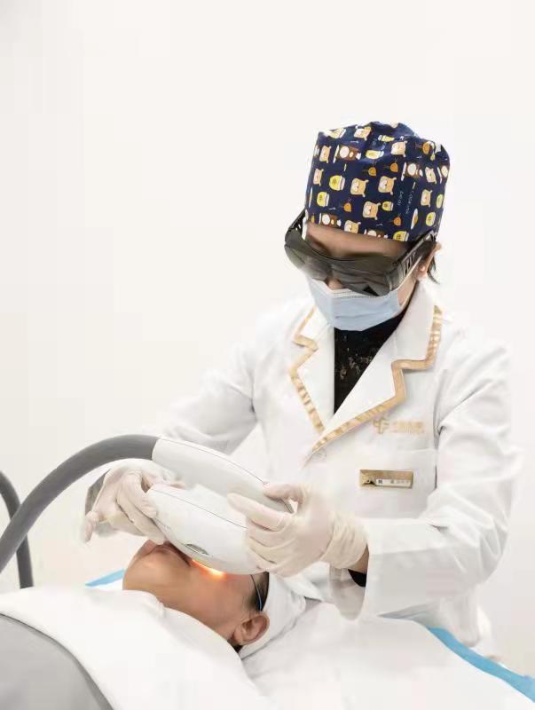 医护人员追梦,追梦路上坚定信念