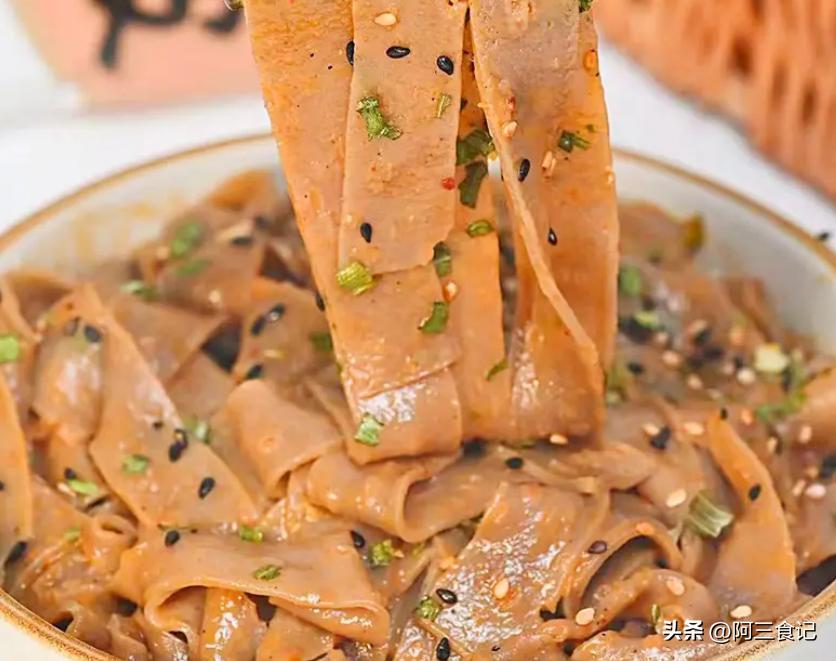 火车上带什么吃泡面,火车上爱吃泡面可以吃什么