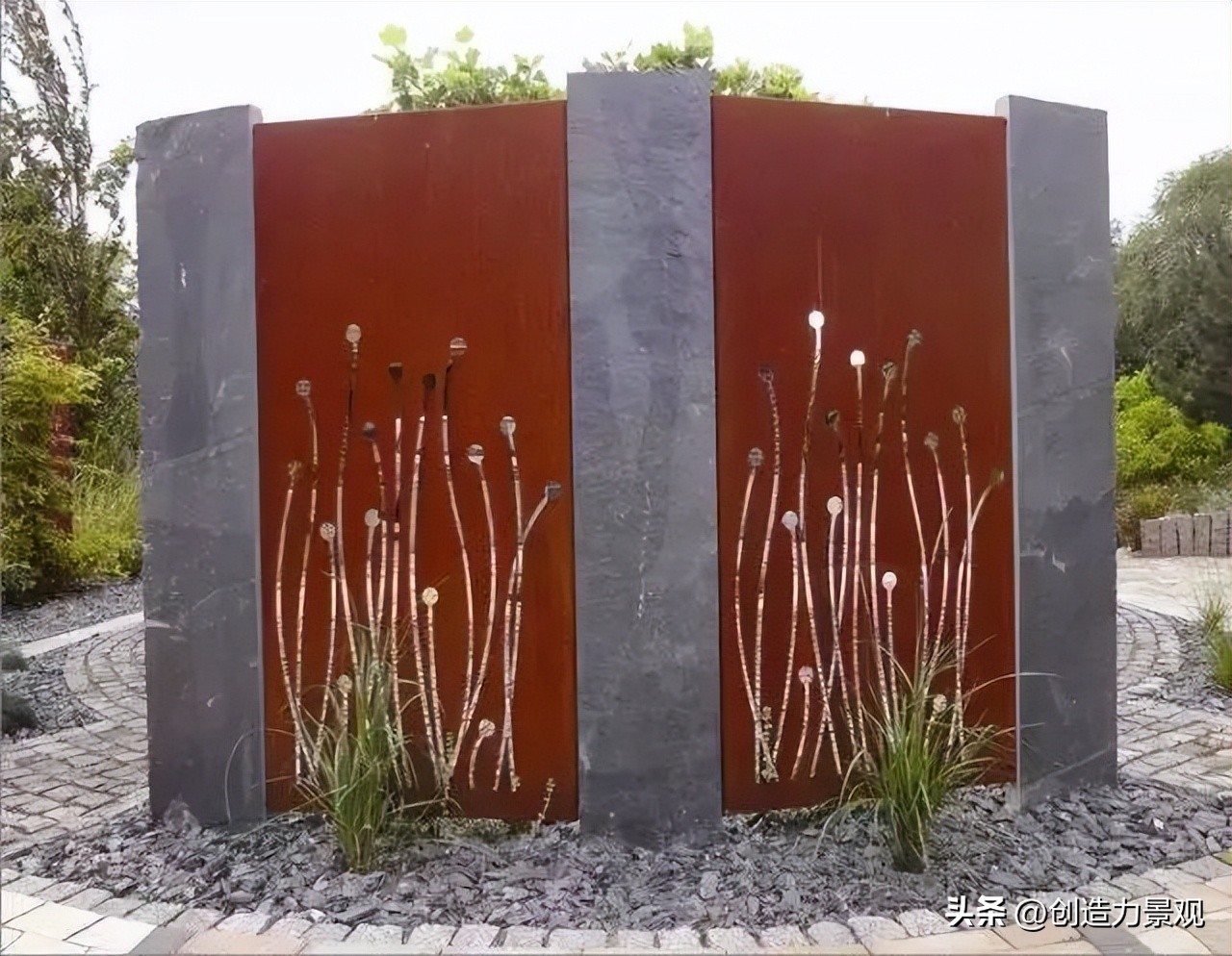 越“锈”越惹人爱的耐候钢，在庭院造景中也被广泛应用着