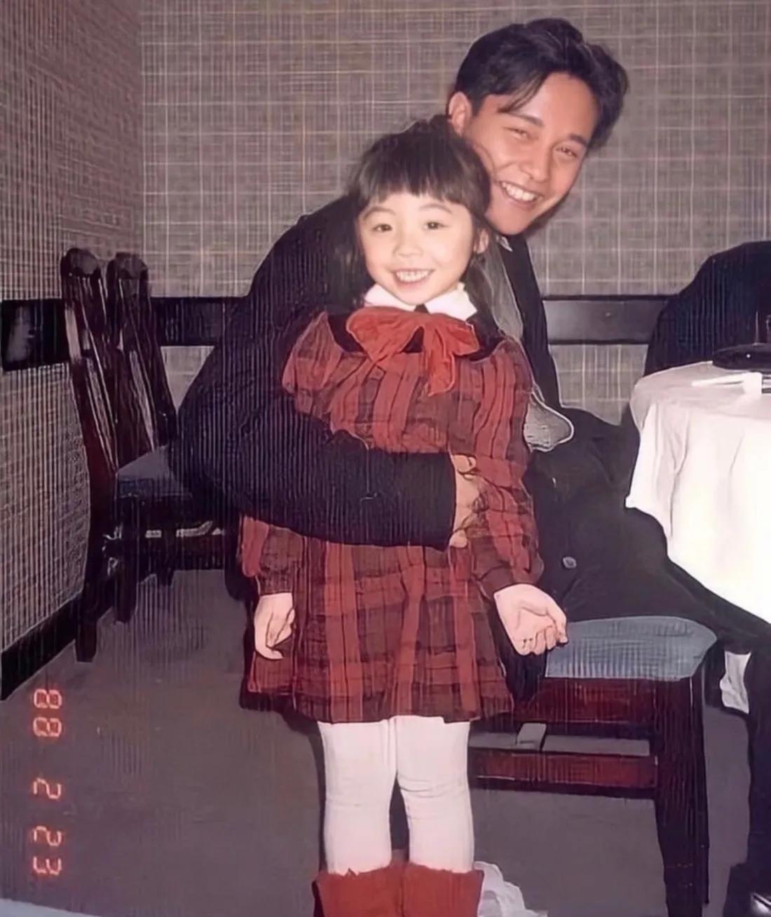 张国荣陈凯歌梅艳芳巩俐合照,张国荣梅艳芳巩俐首映礼