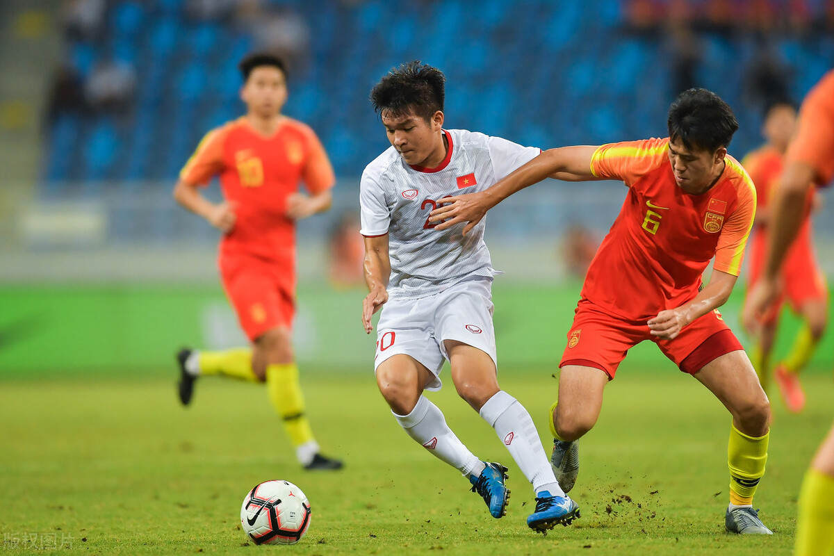 男足4-1新加坡范志毅,东南亚足球赛越南夺冠