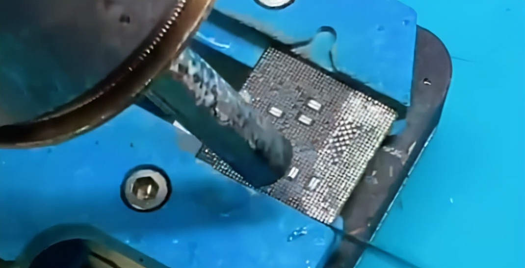 小米11pro突然死机开不开机,小米11突然不开机出英文