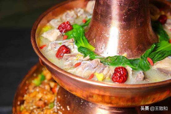 韵味中华——热气腾腾的老北京涮羊肉