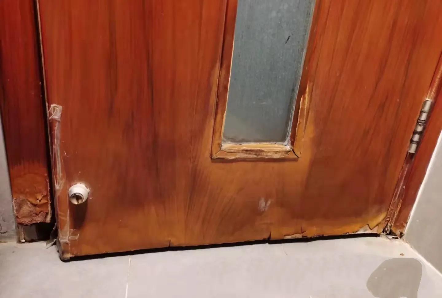 怎么防止卫生间木门受潮变形,卫生间装实木门怎么处理