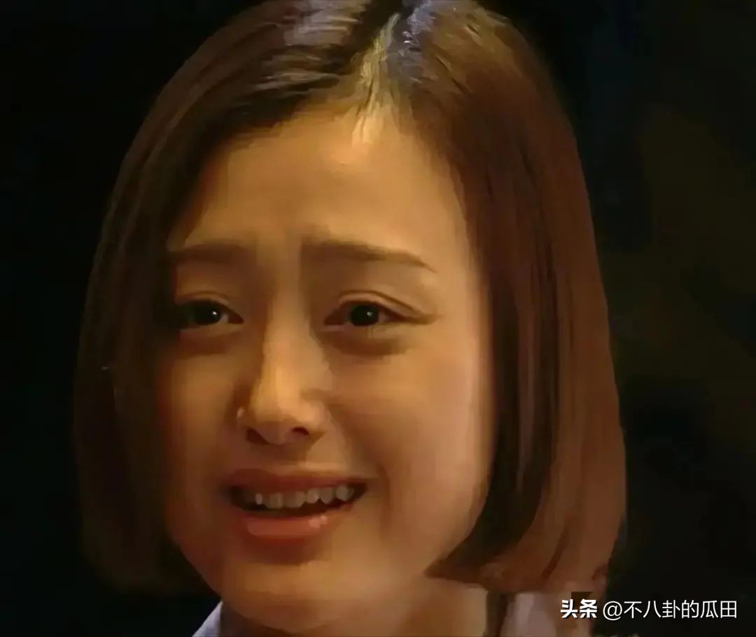 蔡徐坤下巴太尖惹争议图片,蔡徐坤下巴是假体吗