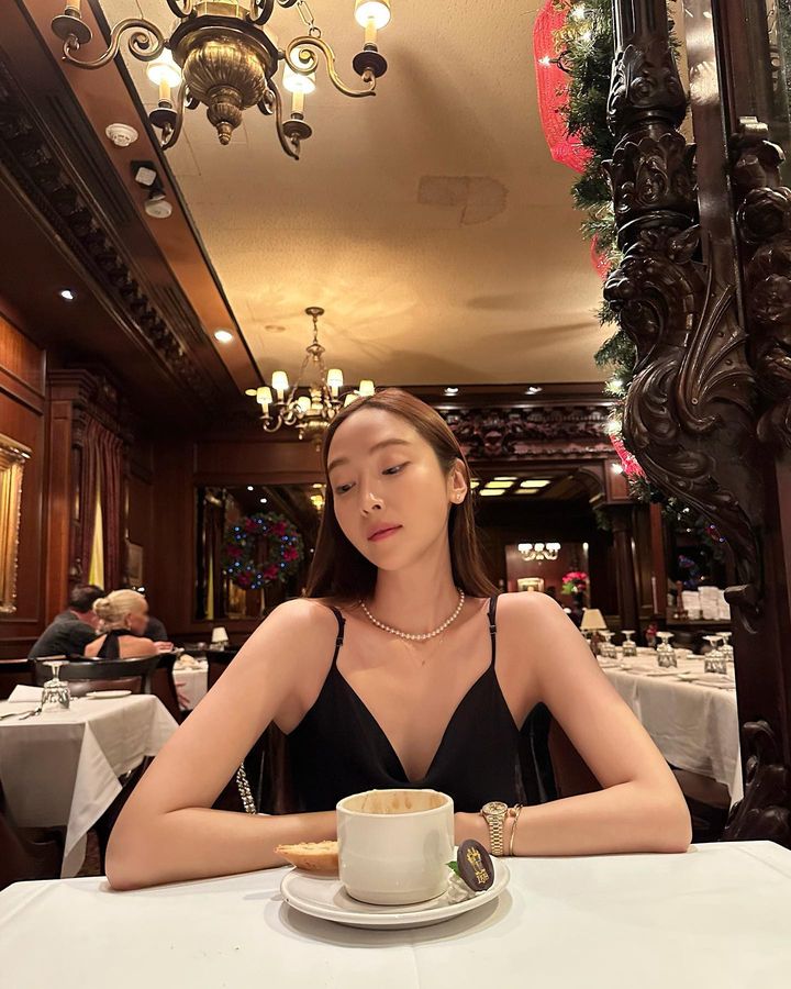 李斯丹妮于文文郑秀妍微博之夜,郑秀妍公开恋情是真的吗