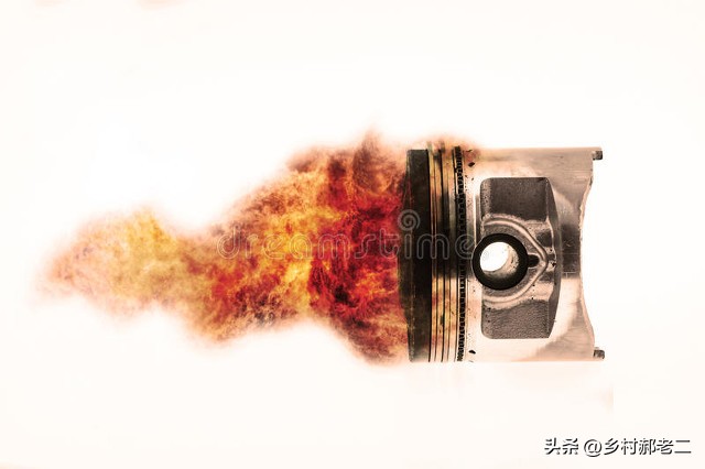 水堵漏了，单缸柴油机进水了，启动发动机会发生什么？