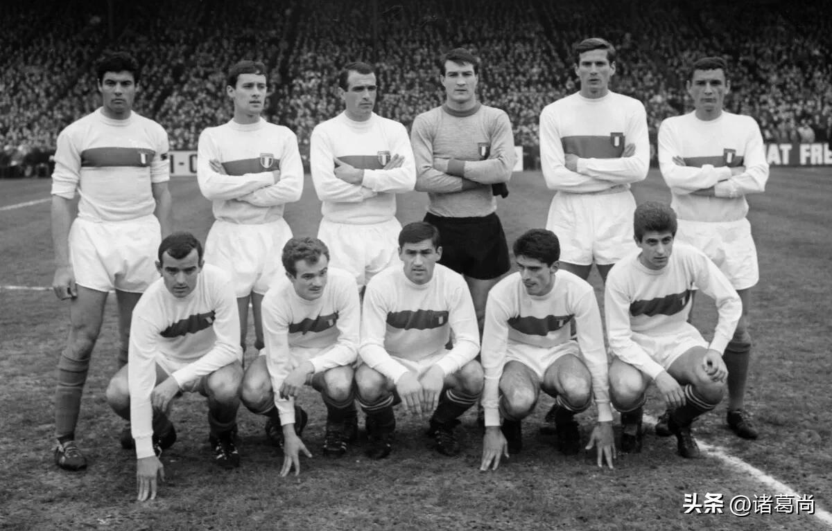 意大利足球队经典球服,意大利男足最新球服