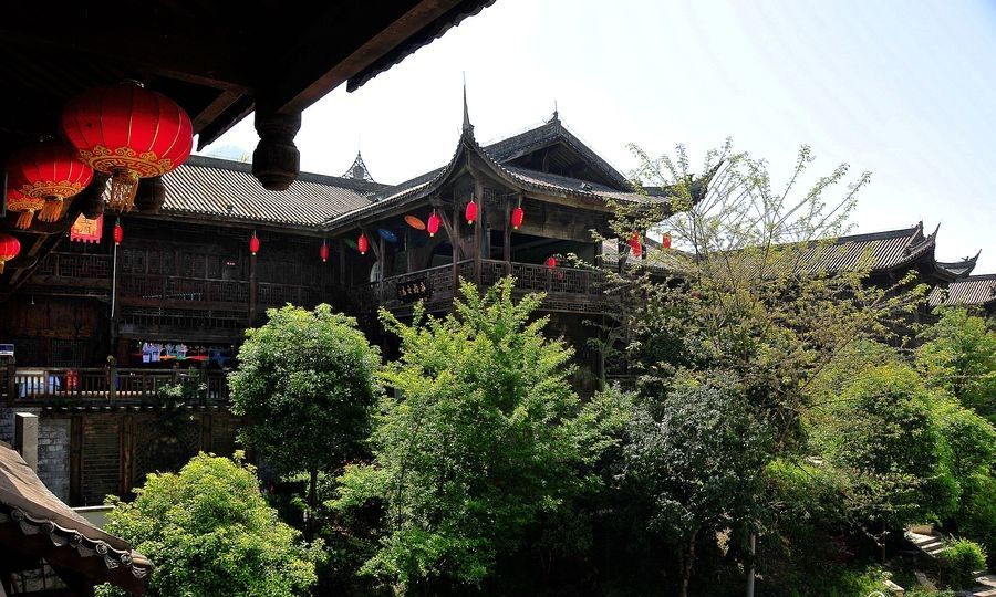 踏迹寻音:“东南佳山水武陵花雨深”的重庆黔江