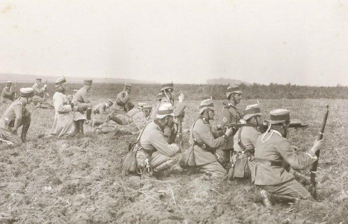 日军日记:*安妇慰**不服从管教,我很愤怒,用*刀刺**插入她的*体下**