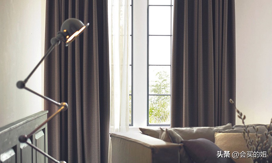 如何选便宜美观实用的窗帘,店铺一般装什么窗帘好看