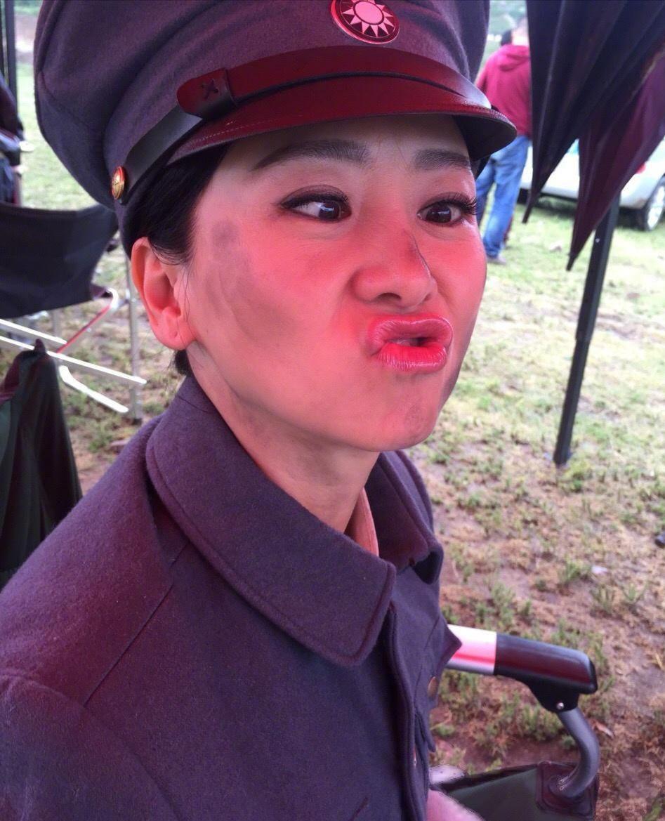 舍不得红唇眼线假睫毛，就别演女兵，这6位女星扮相才叫尊重观众