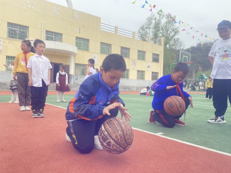 健康小学春季运动会,小学生小型春季运动会信息报道