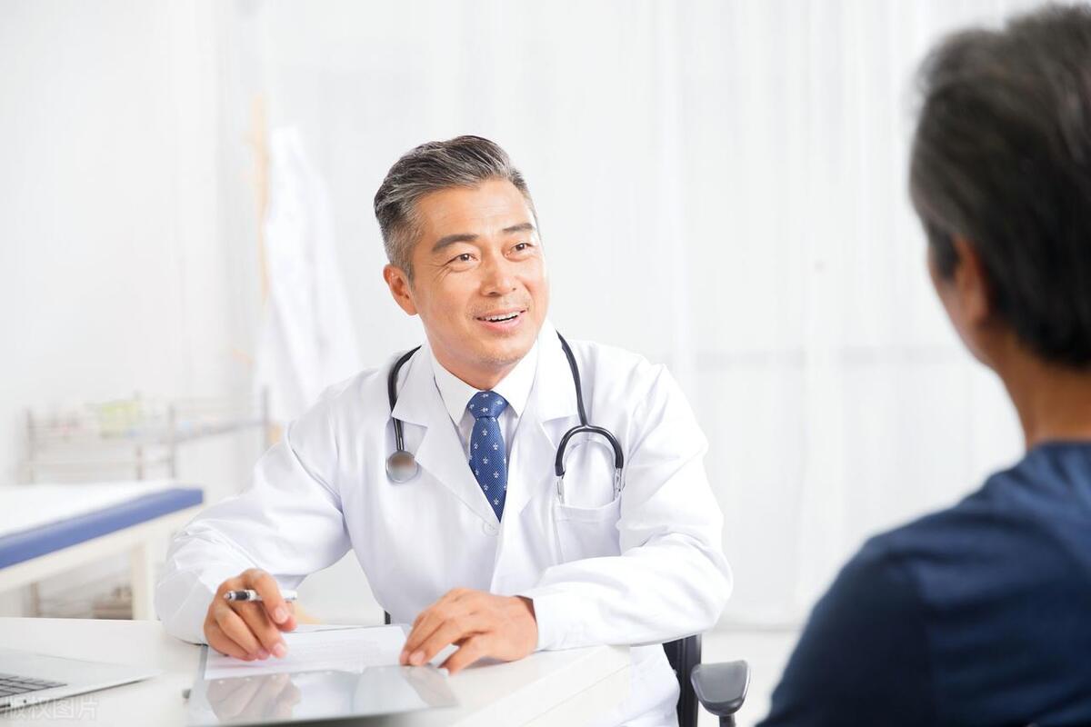 女子练瑜伽突发腹部胀痛，以为锻炼导致，谁知竟是肿瘤破裂出血