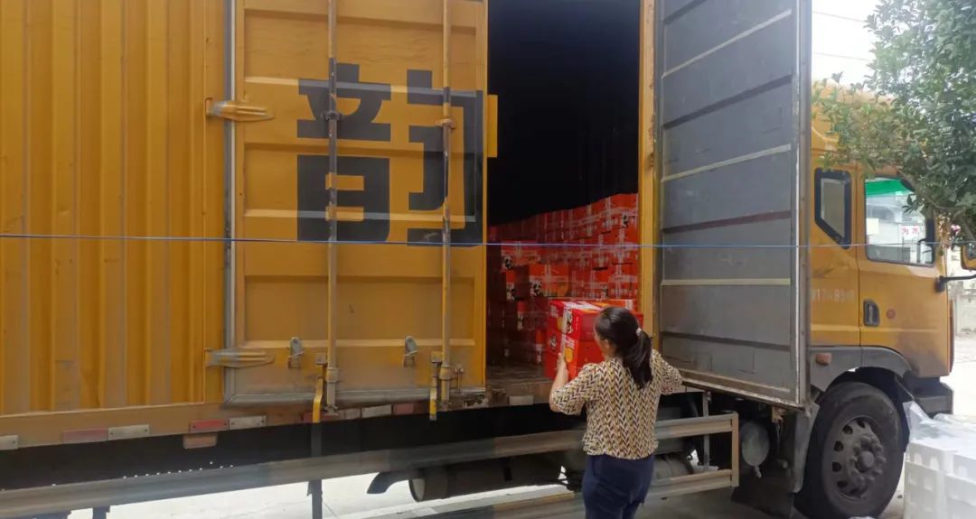 让快件坐上班车，在四川江油韵达进村，618快件当日达